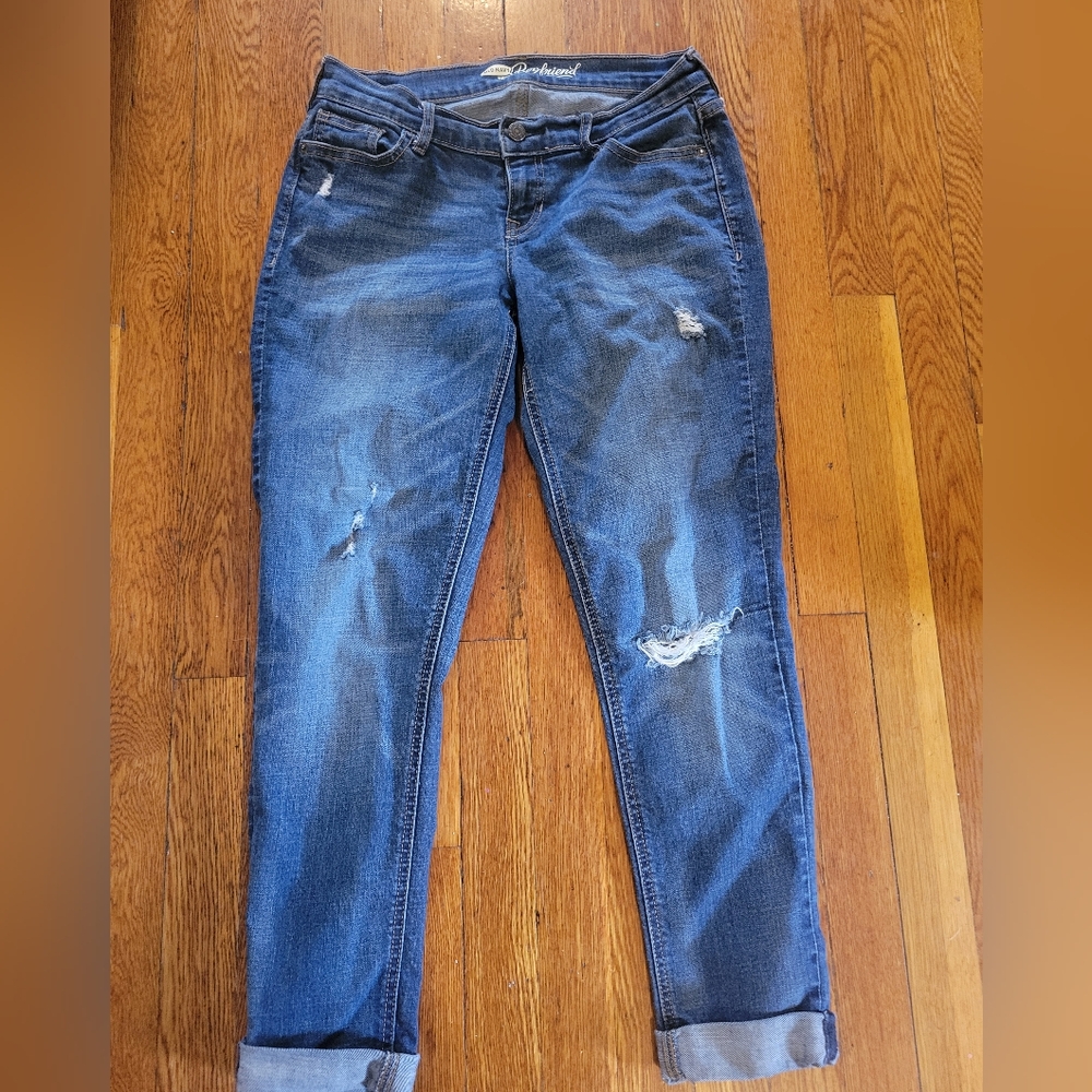 Old Navy Distressed Denim Skinny Jeans